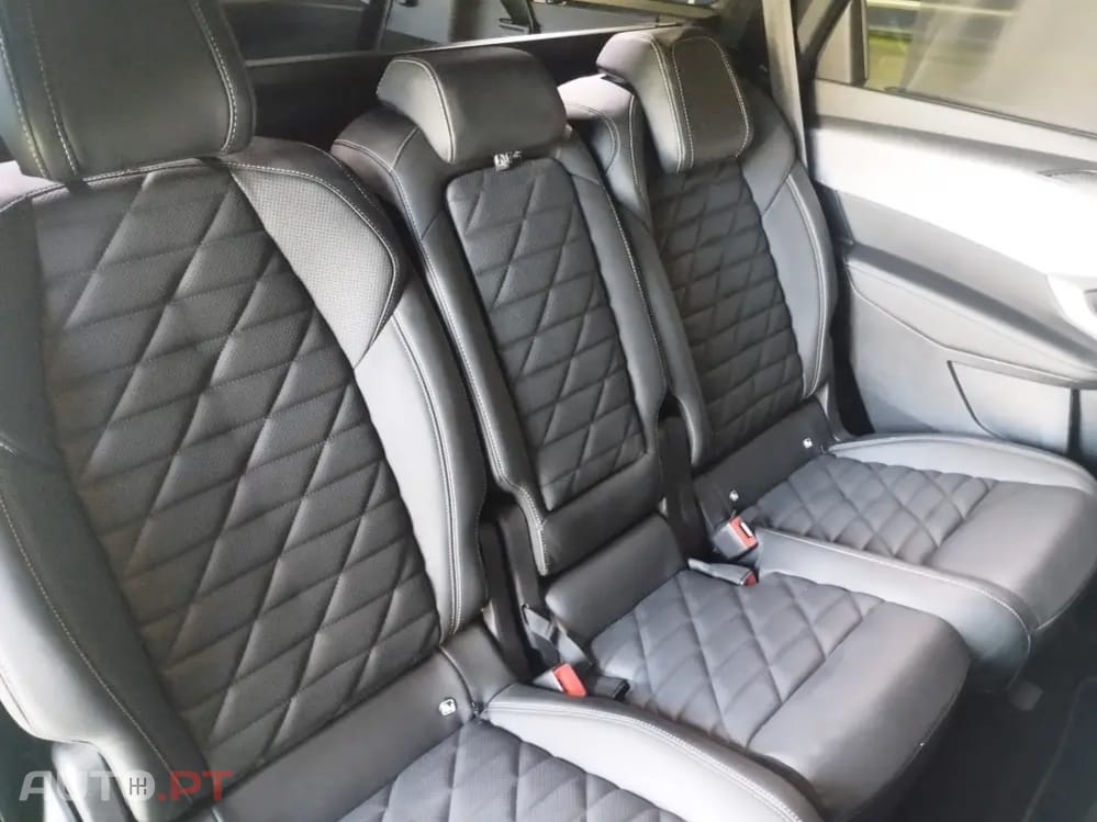 Peugeot E-5008 73 kWh GT