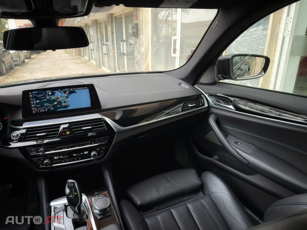BMW 520 d Pack Desportivo M Auto