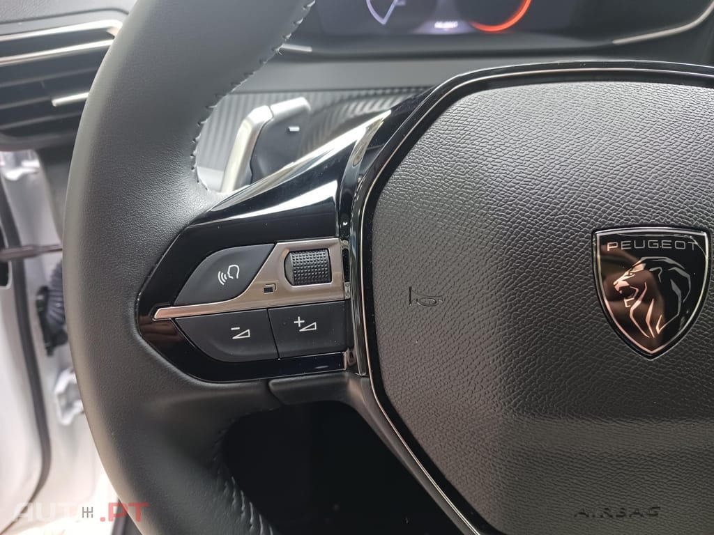 Peugeot 208 1.2 Hybrid Allure e-DCS6