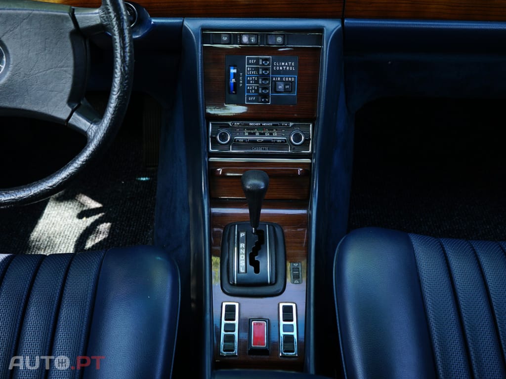 Mercedes-Benz 300 SD