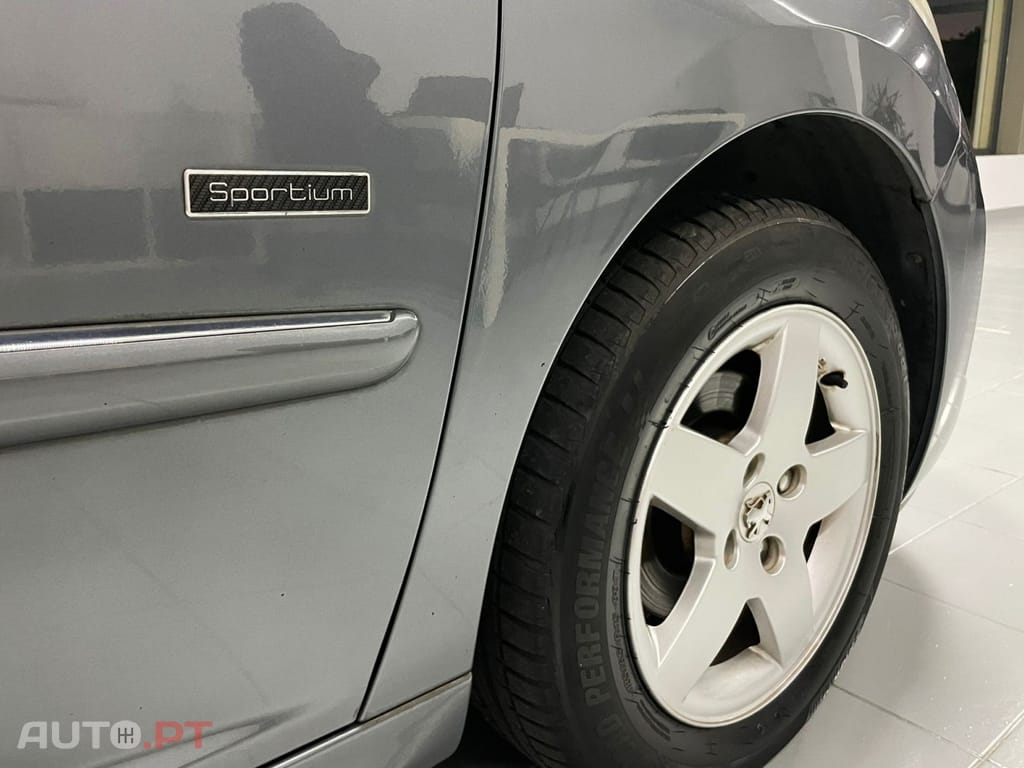Peugeot 207 1.4 HDi SE Sportium