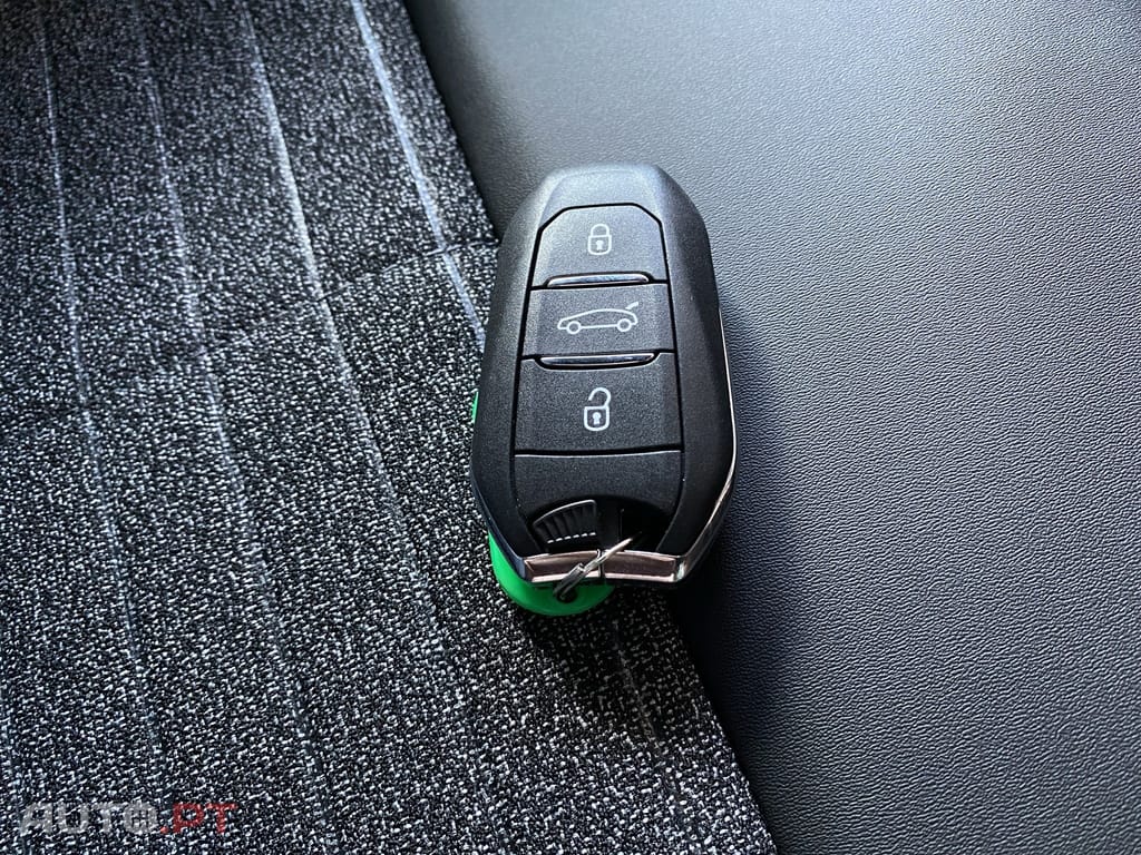 Peugeot 5008 1.2 Hybrid Allure e-DCS6