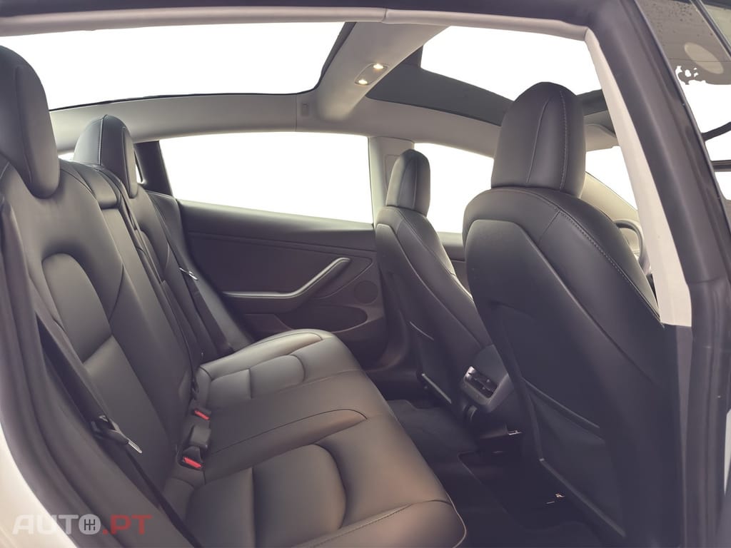 Tesla Model 3 Standard Range Plus RWD