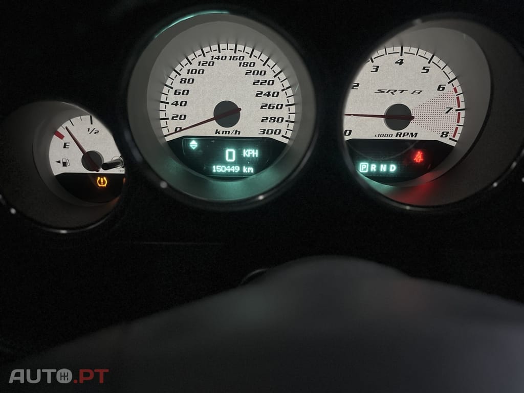 Dodge Challenger 6.1 SRT8