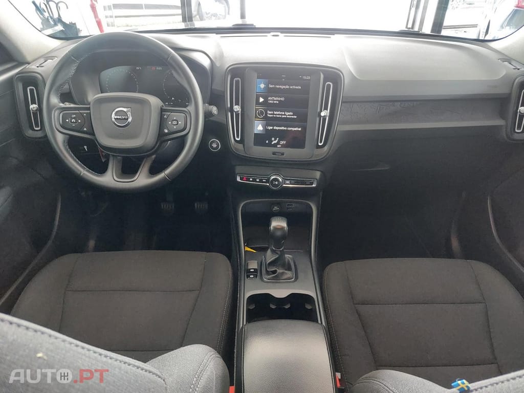 Volvo XC40 1.5 T2 Momentum
