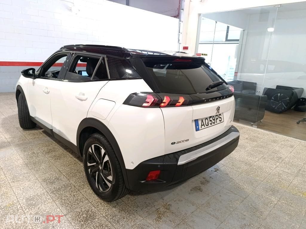 Peugeot E-2008 GT