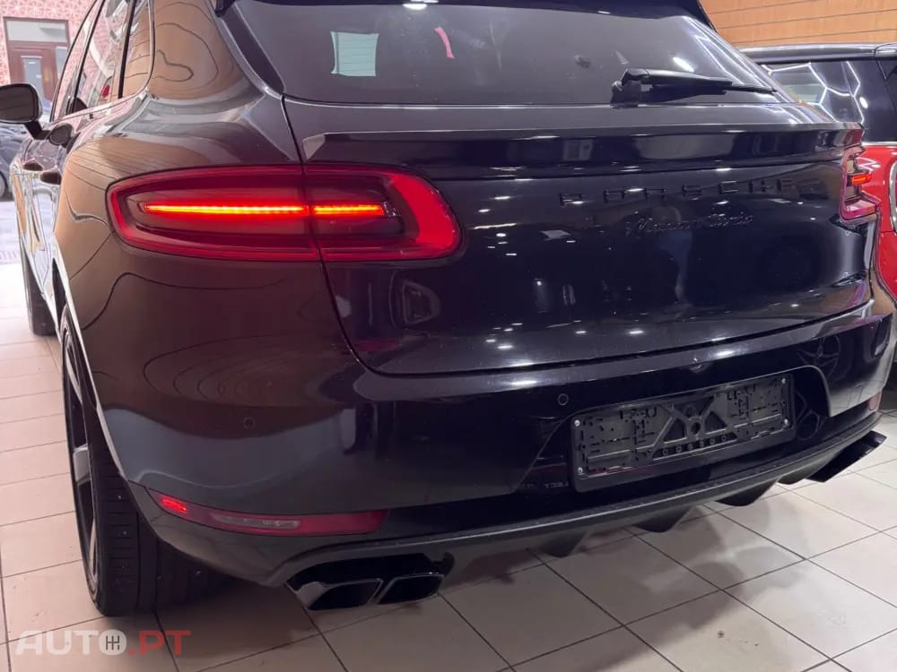 Porsche Macan Turbo Performance Package