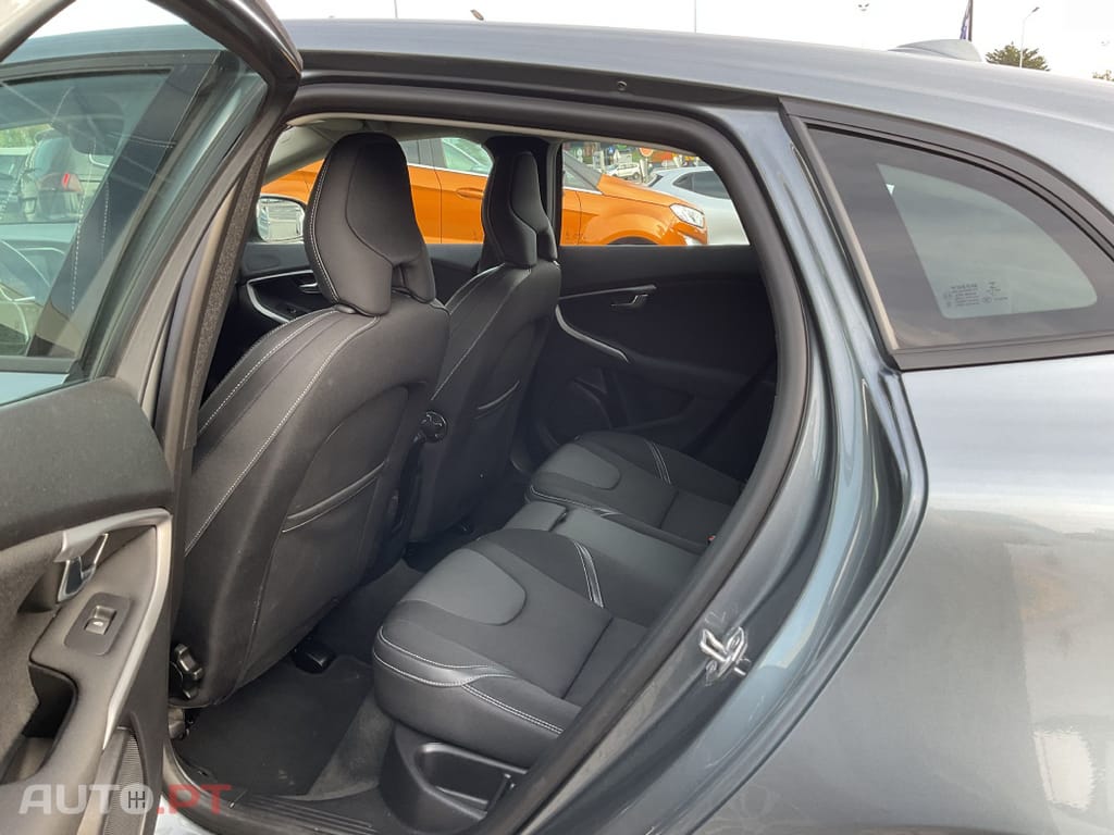 Volvo V40 2.0 D2 Momentum Geartronic