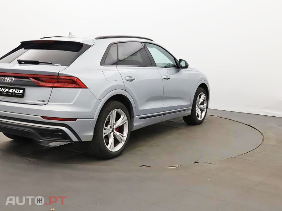 Audi Q8 TFSIe Quattro Compétition Triptronic