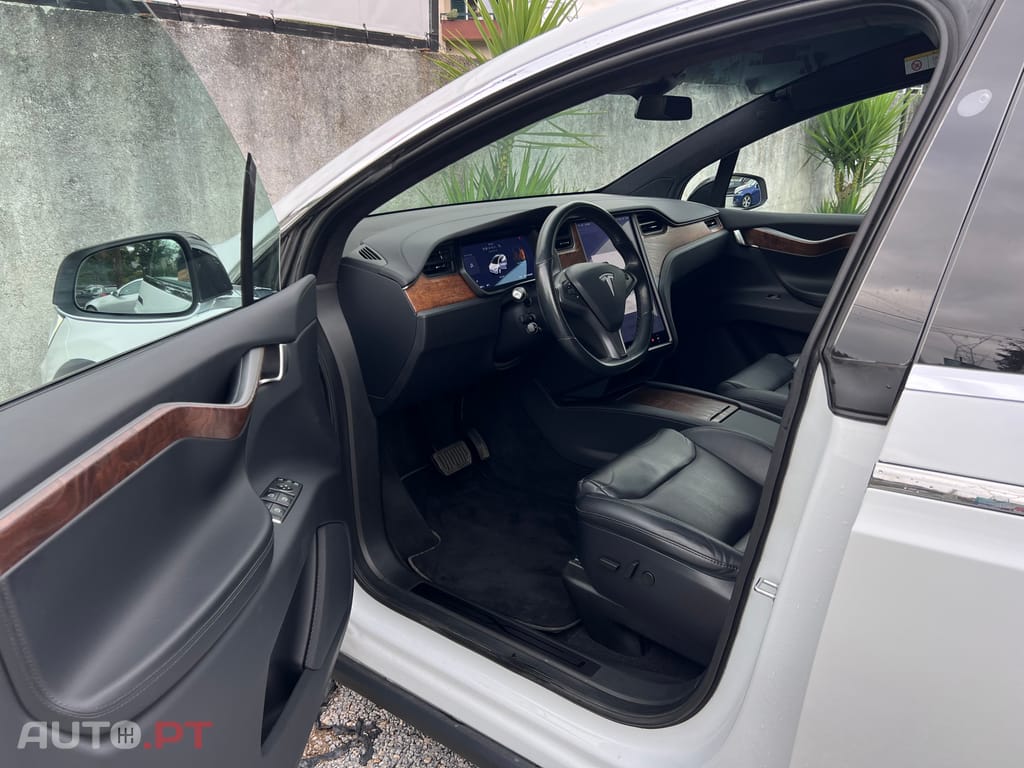 Tesla Model X Long Range Plus