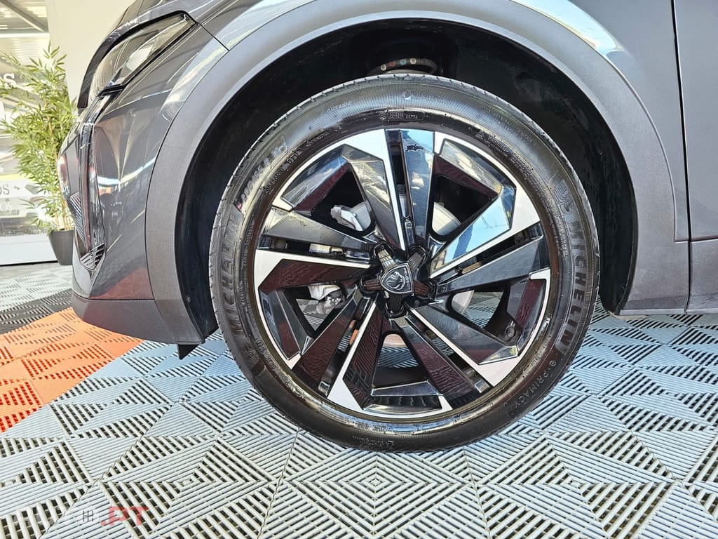 Peugeot 408 1.2 PureTech Allure EAT8