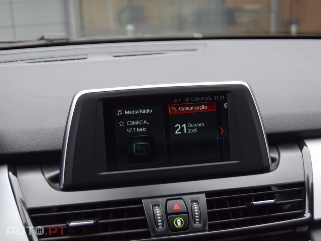 BMW 225 xe