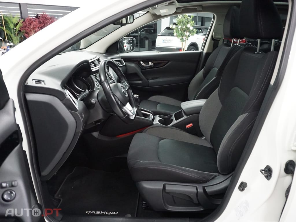 Nissan Qashqai 1.5 dCi N-Connecta J18