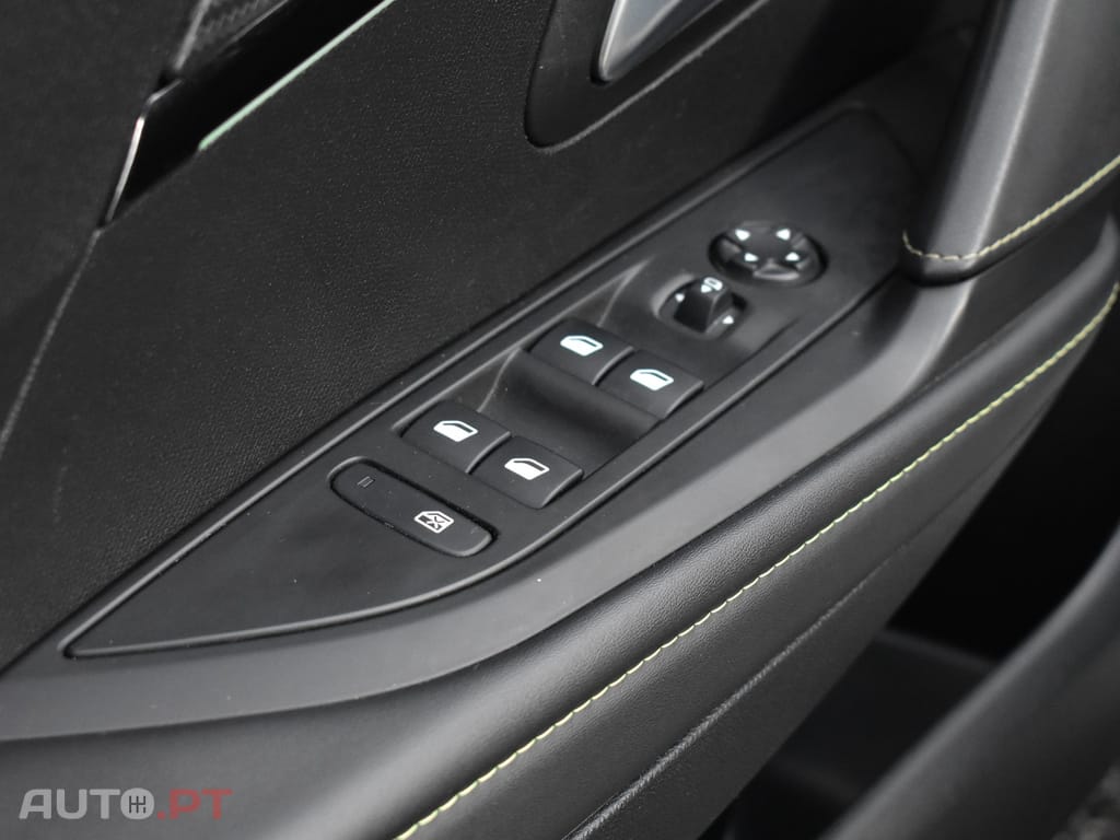 Peugeot E-208 50 kWh GT