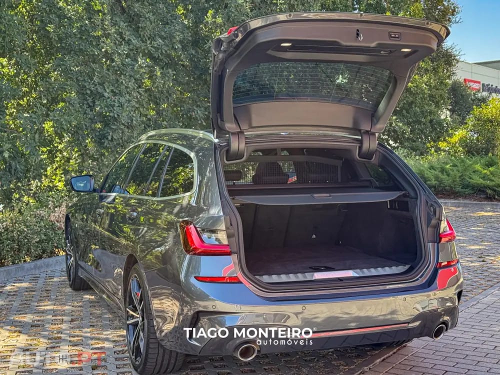 BMW 330 e Pack Desportivo M Auto