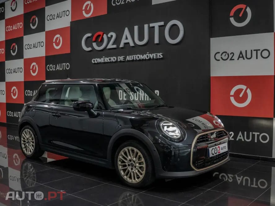 MINI Cooper Cooper C Favoured M