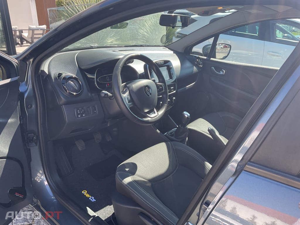 Renault Clio Outro