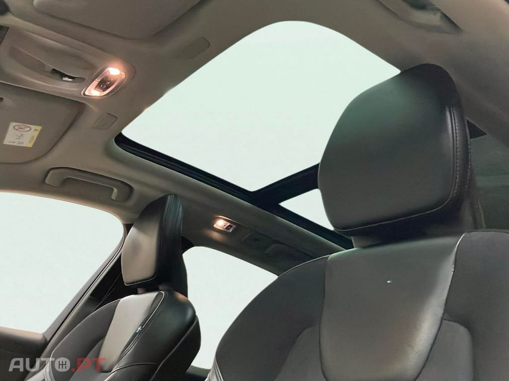 Volvo XC60 2.0 T8 PHEV Momentum AWD