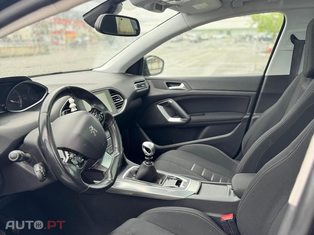 Peugeot 308 1.6 e-HDi Active J17