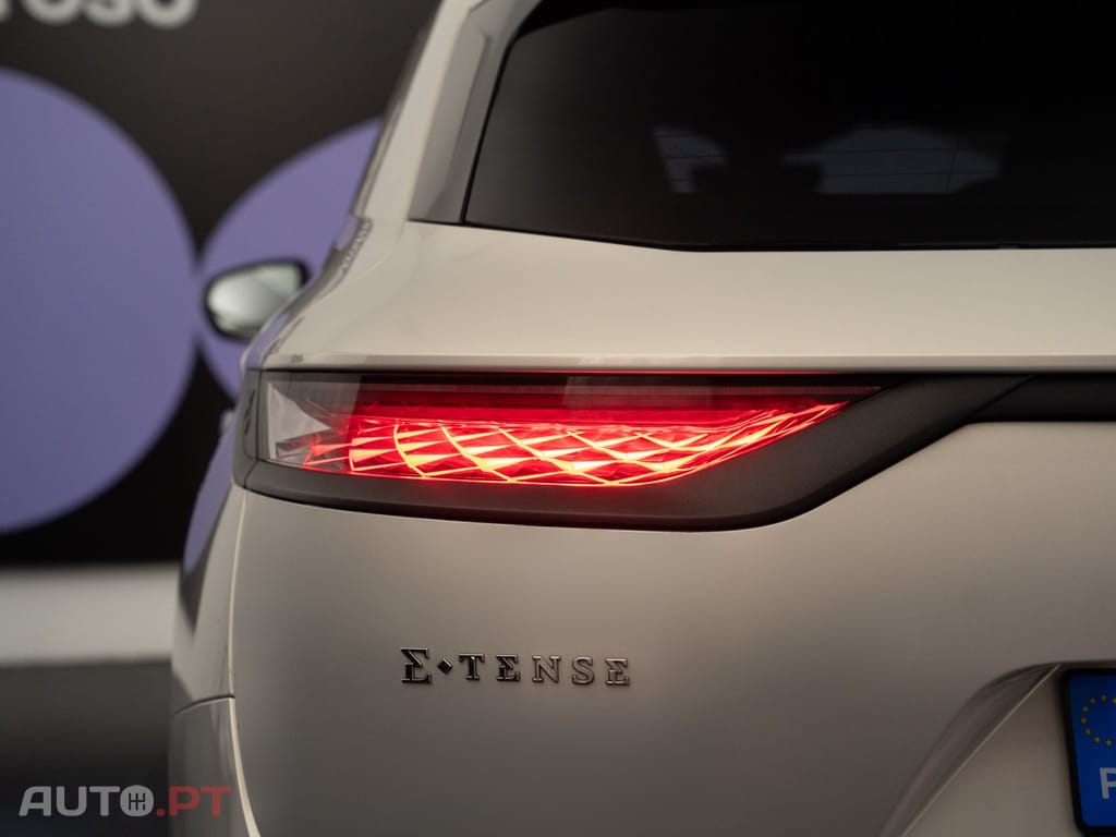 DS DS7 E-Tense Performance Line EAT8