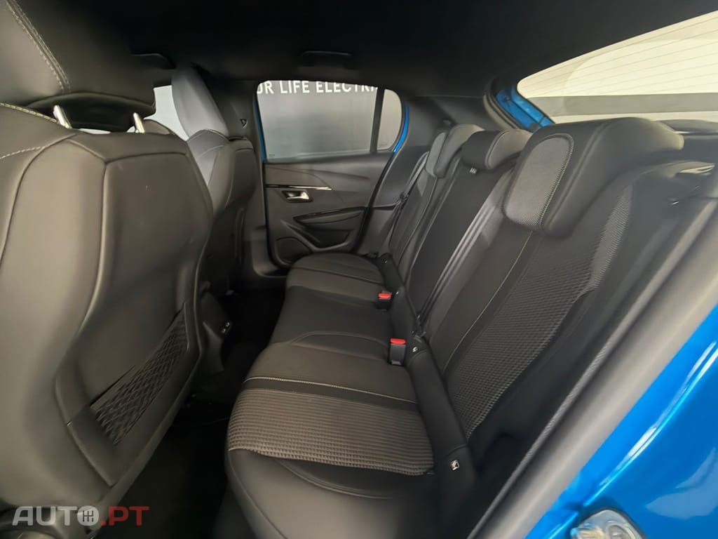 Peugeot E-208 50 kWh GT