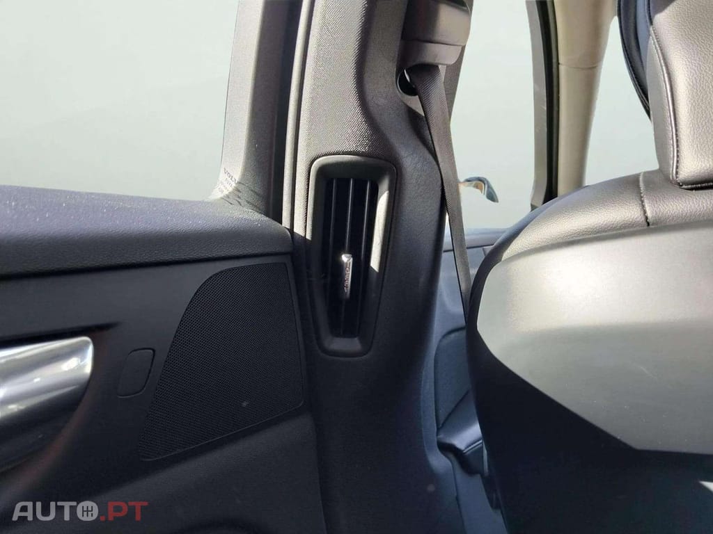 Volvo V60 2.0 T8 AWD TE Momentum