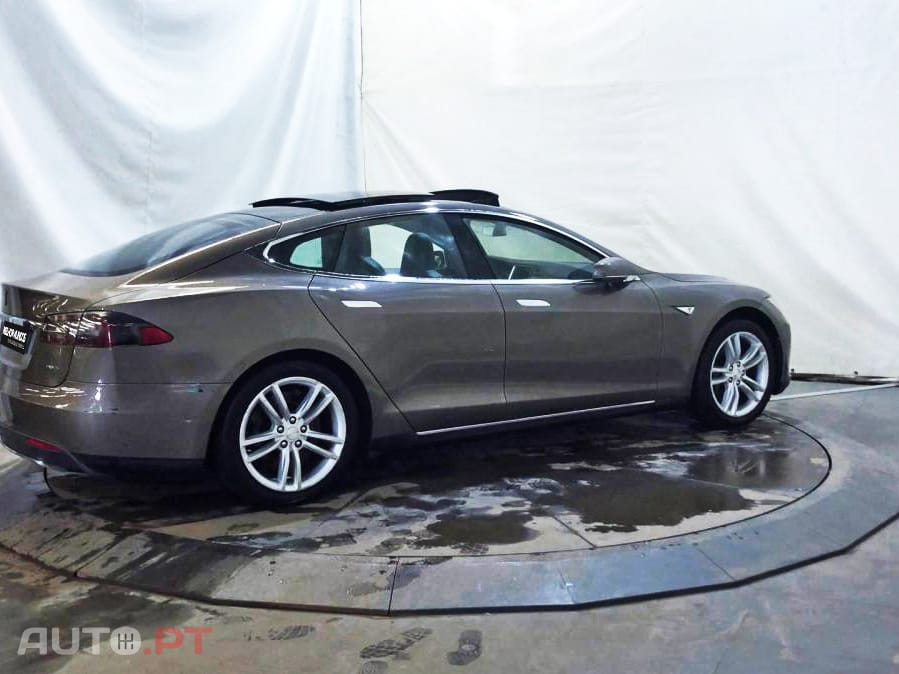 Tesla Model S 90D AWD
