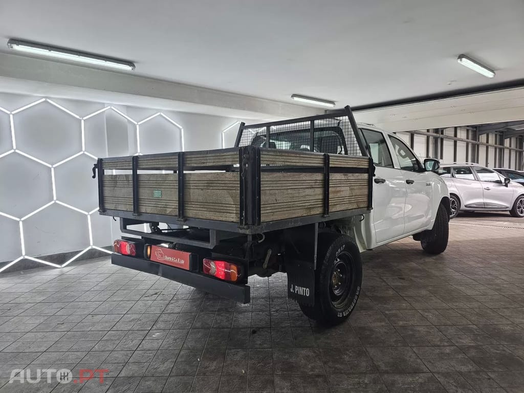 Toyota Hilux 2.4 D-4D 4WD CD CM
