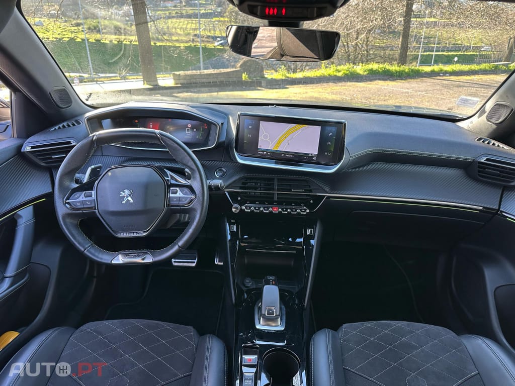 Peugeot 2008 1.2 PureTech GT Pack EAT8
