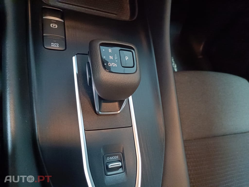 Nissan Qashqai 1.3 DIG-T N-Connecta LED+SKY Xtronic