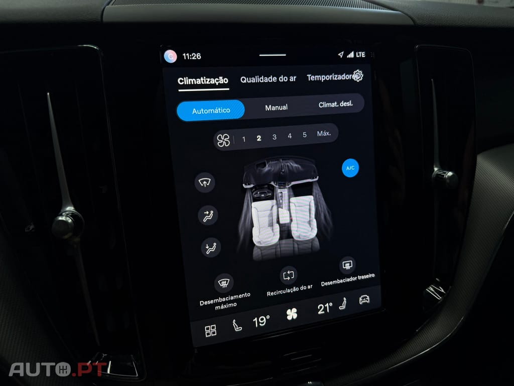 Volvo XC 60 2.0 T6 PHEV Black Edition AWD — fotografia 52