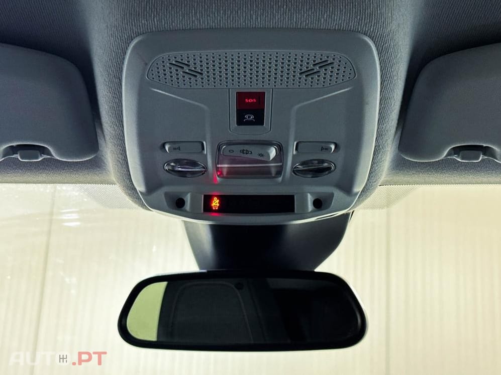Peugeot 208 1.2 Hybrid Allure e-DCS6