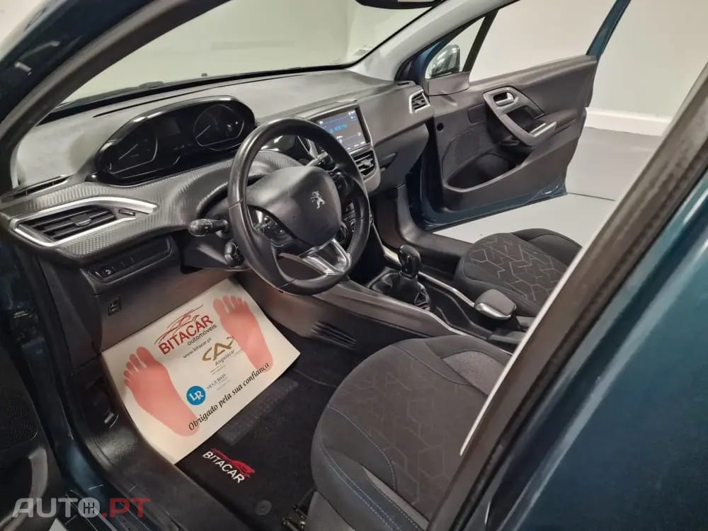 Peugeot 2008 1.2 PureTech Style