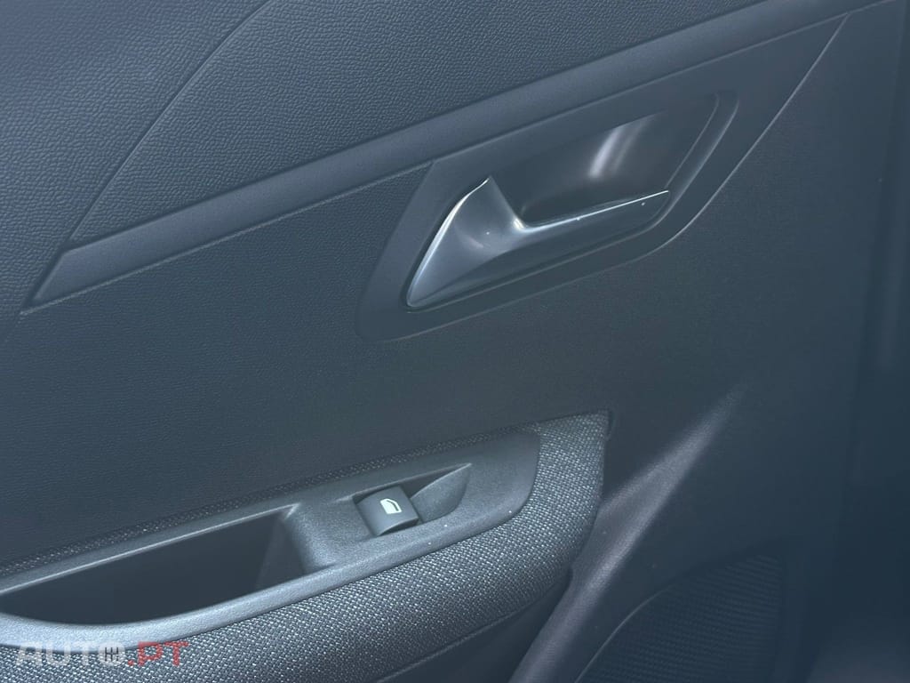 Peugeot E-208 50 kWh Style