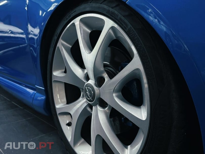 Opel Corsa 1.6 Turbo OPC