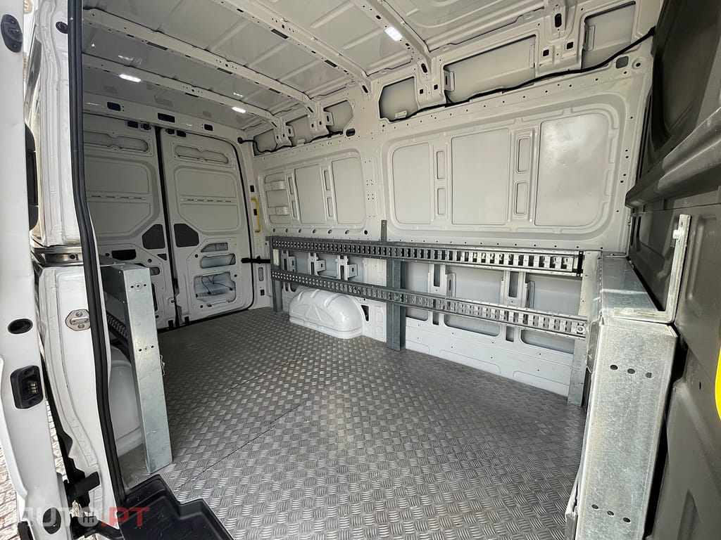 Volkswagen Crafter 2.0 TDI L3H3 IVA Dedutível