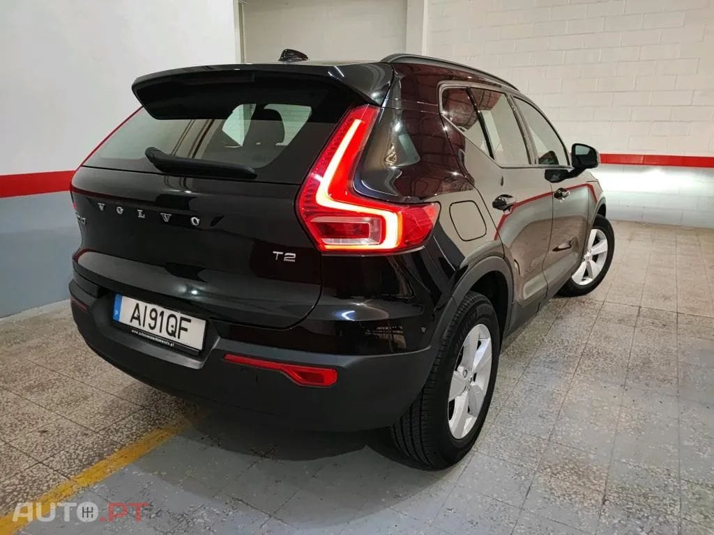 Volvo XC40 1.5 T2 Momentum Core