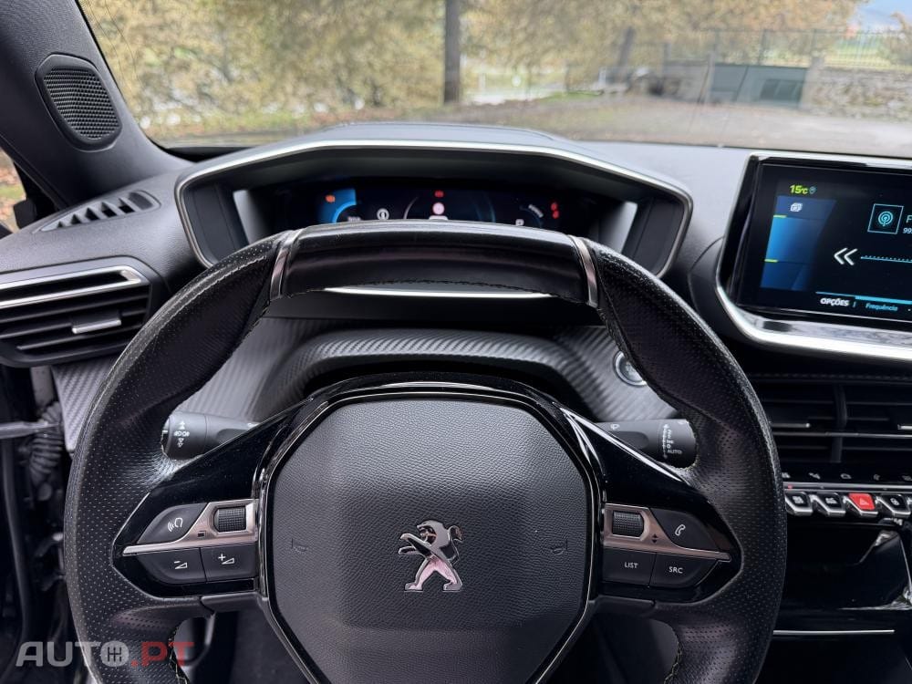 Peugeot E-2008 50 kWh GT