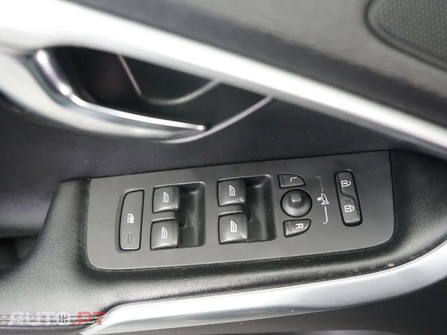 Volvo V40 1.6 D2 R-Design Momentum