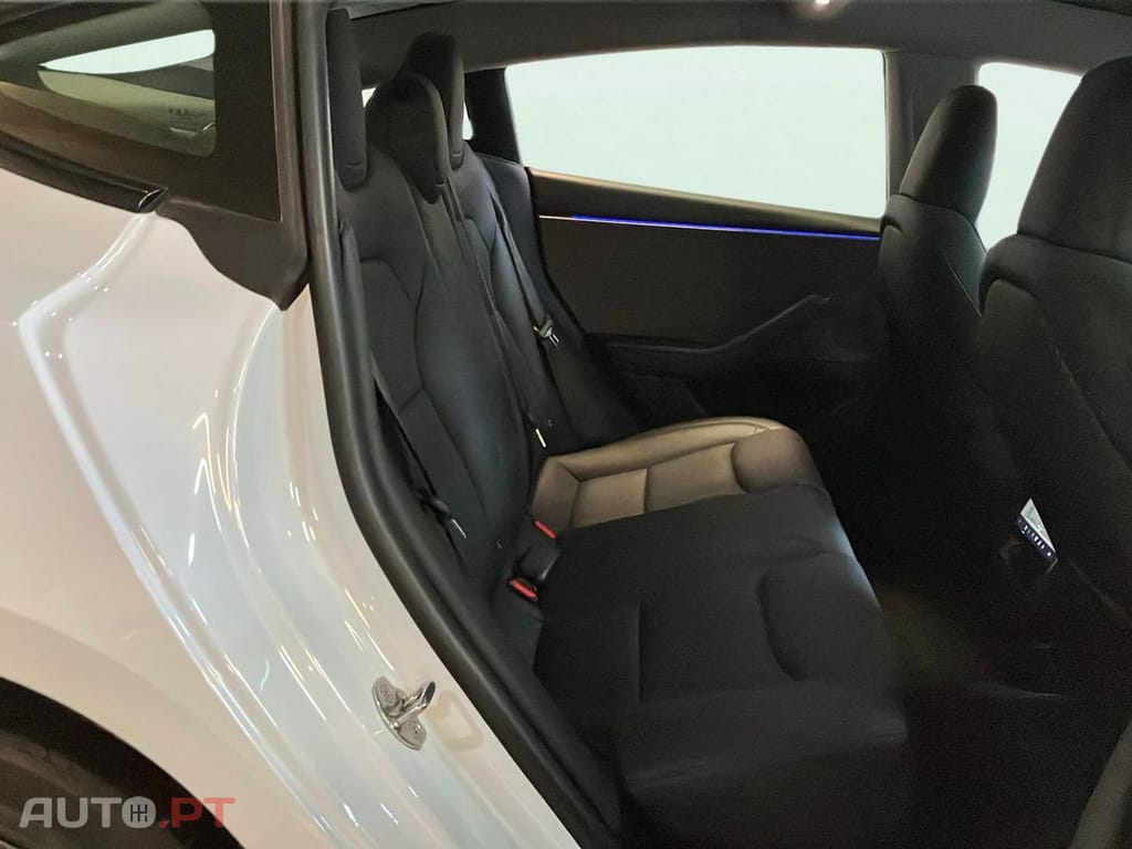 Tesla Model 3 Tração Traseira