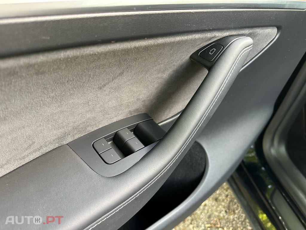 Tesla Model Y Long Range Tração Integral