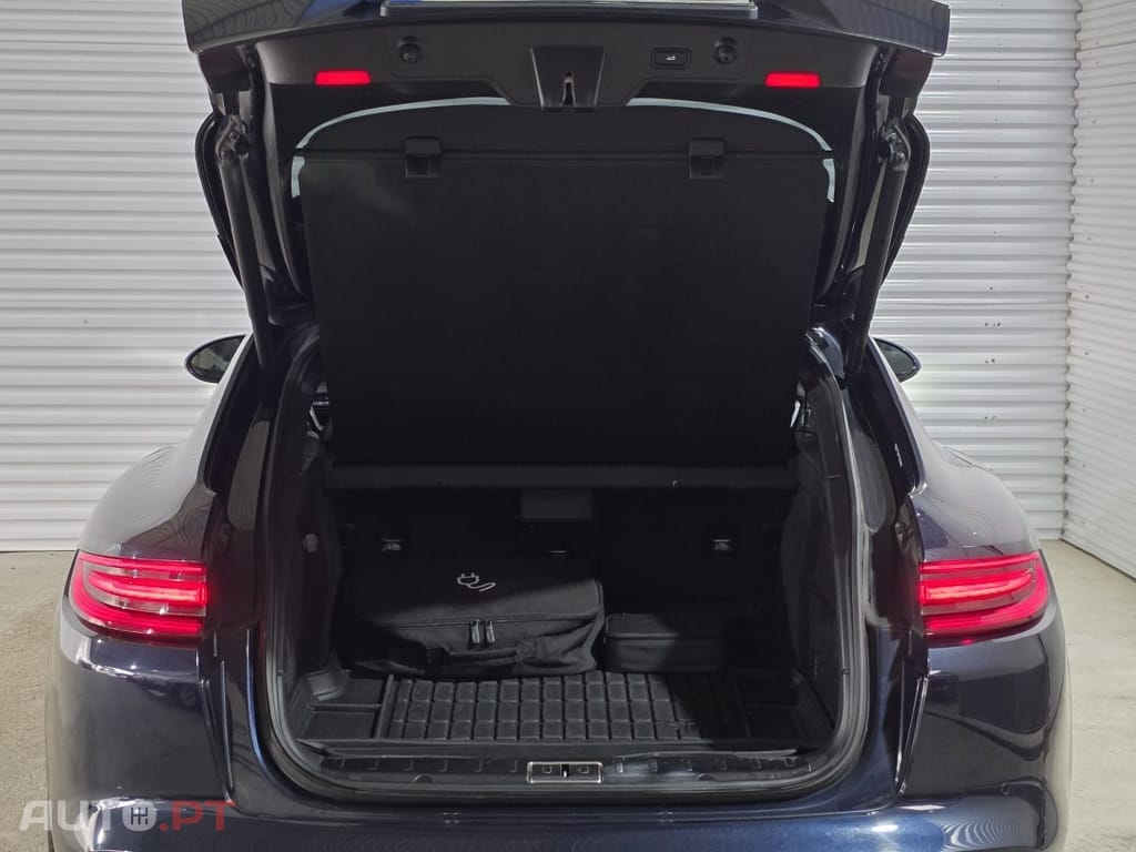 Porsche Panamera 4 E-Hybrid Platinum Edition