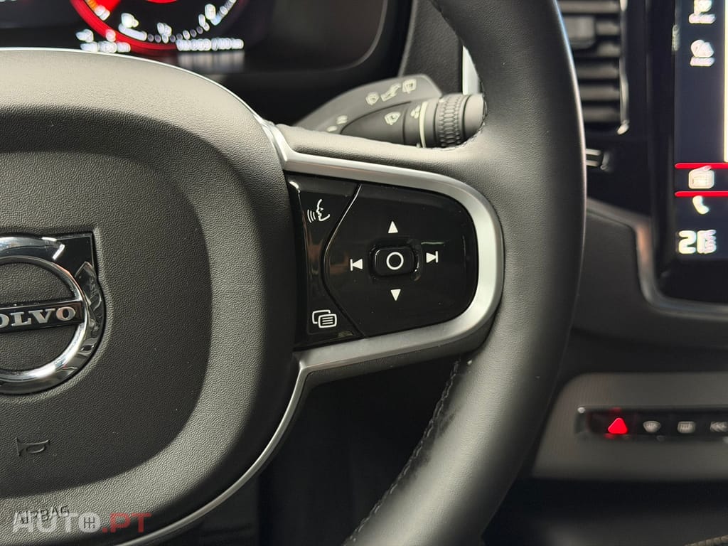 Volvo XC90 2.0 T8 PHEV R-Design AWD