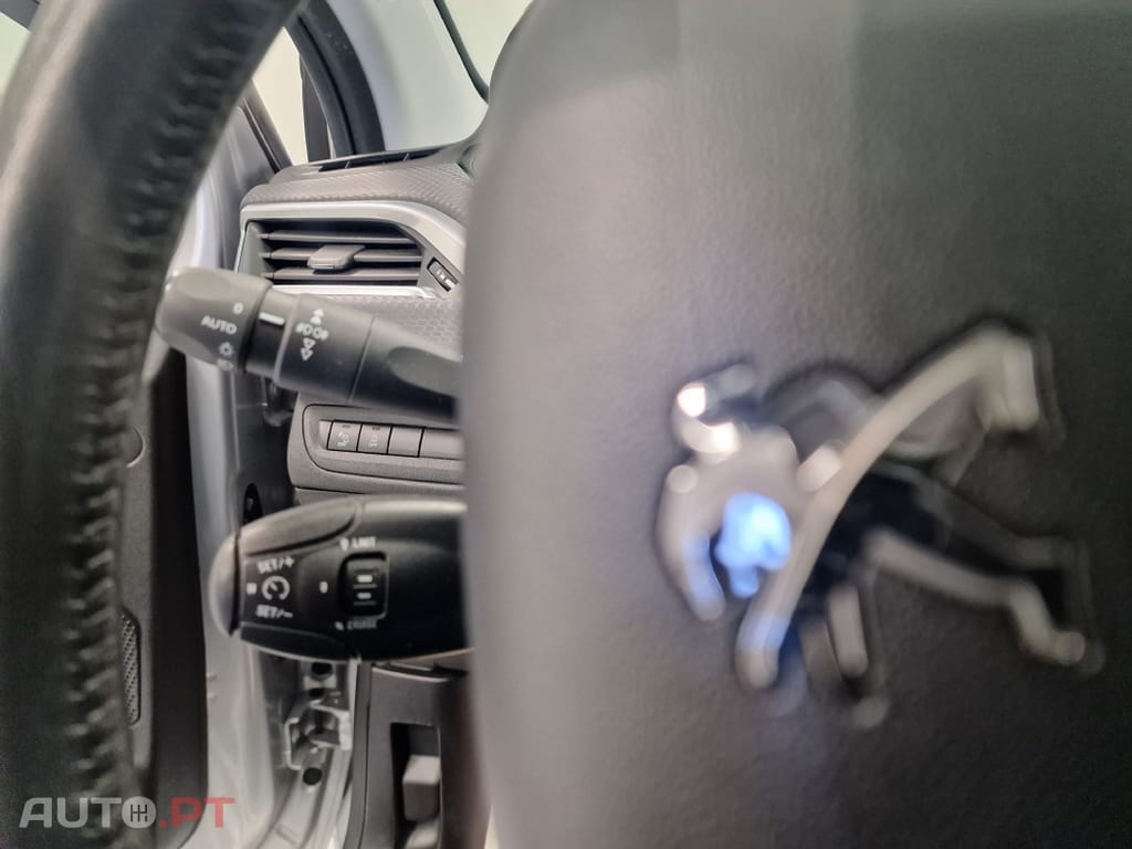 Peugeot 208 1.2 STYLE