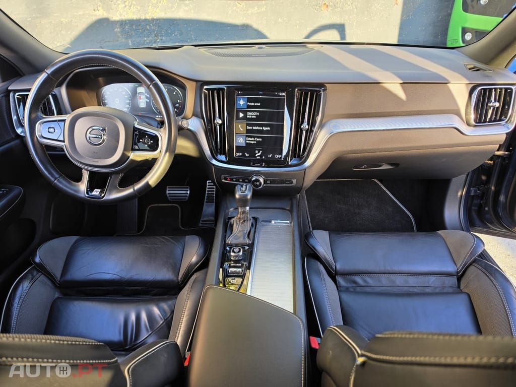 Volvo V60 2.0 D4 R-Design Momentum Geartronic