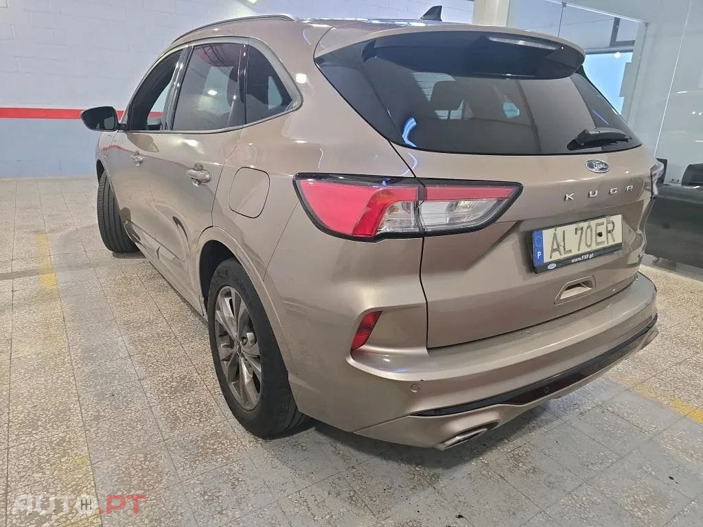 Ford Kuga 2.5 PHEV ST-Line X