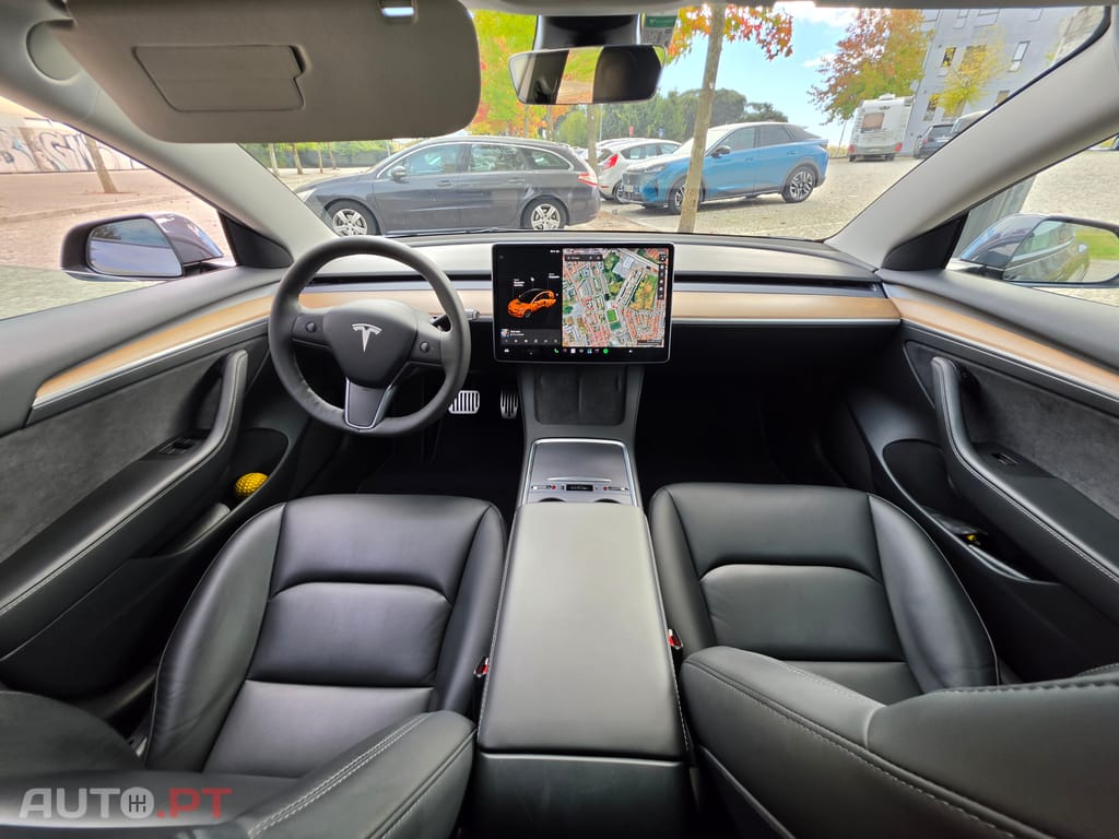 Tesla Model 3 SR Plus