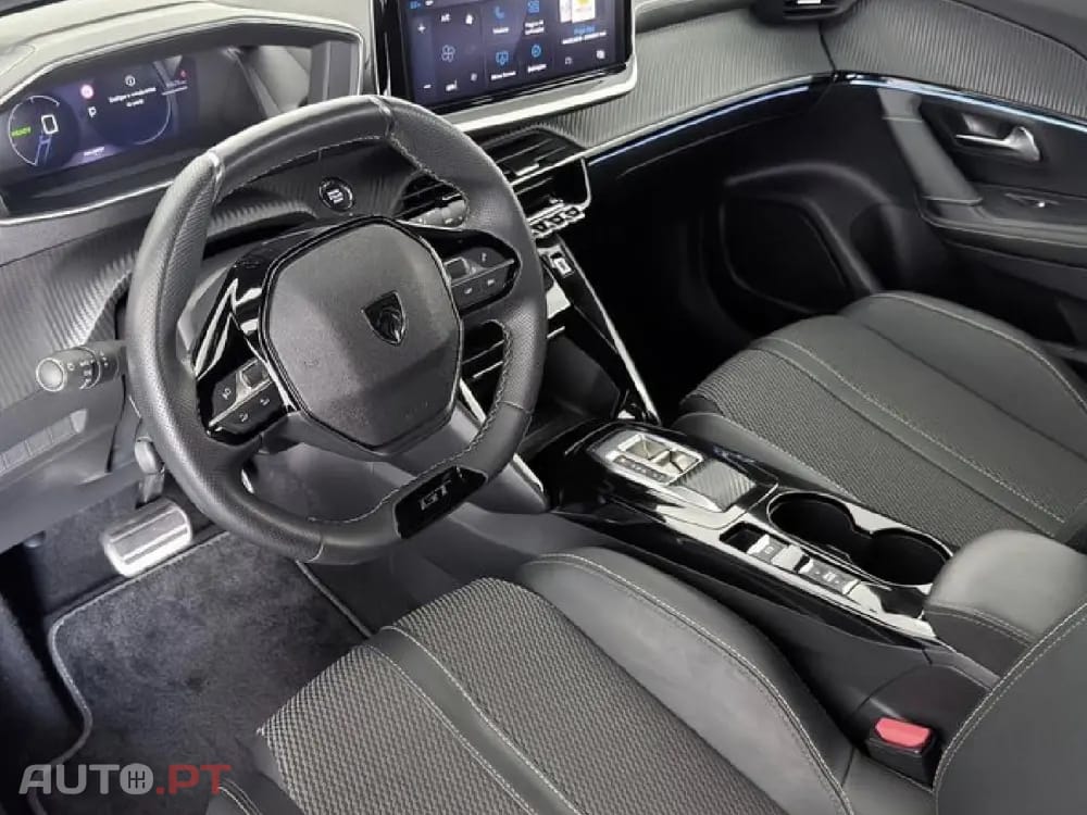 Peugeot E-2008 54 kWh GT
