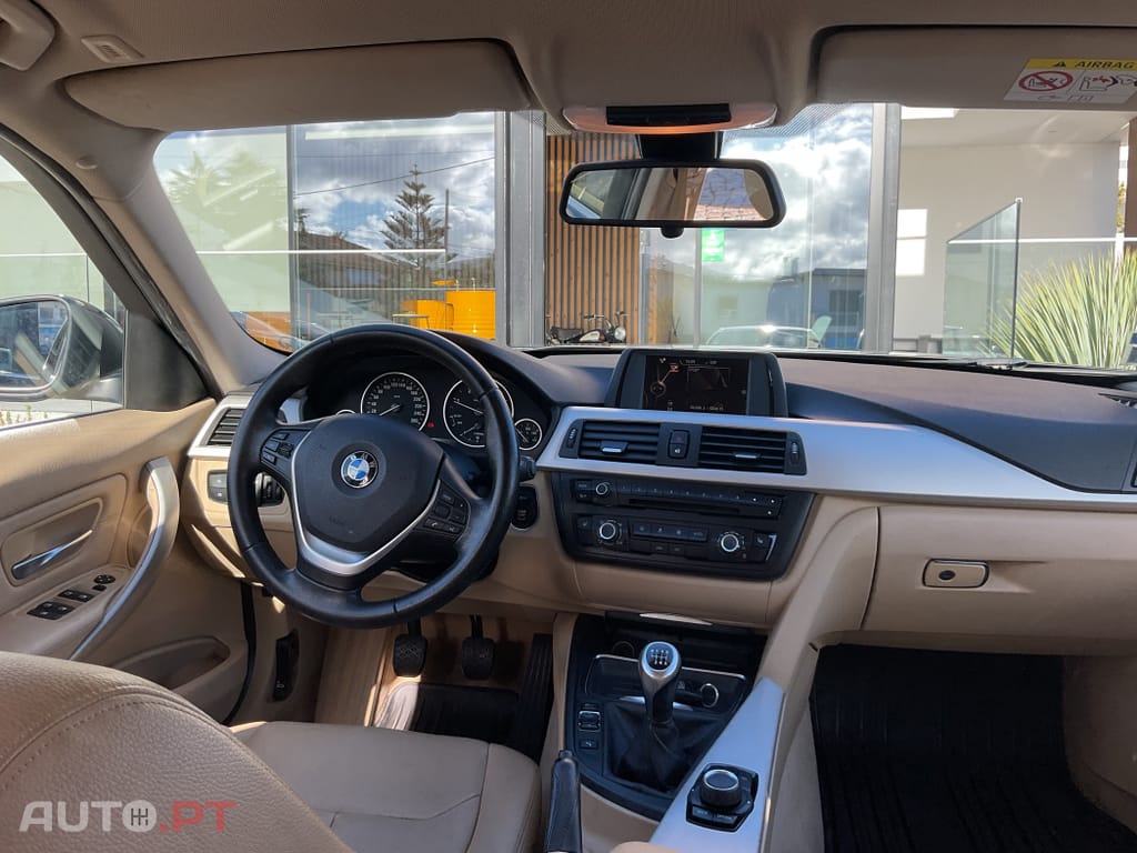 BMW 318 d Touring Line Sport