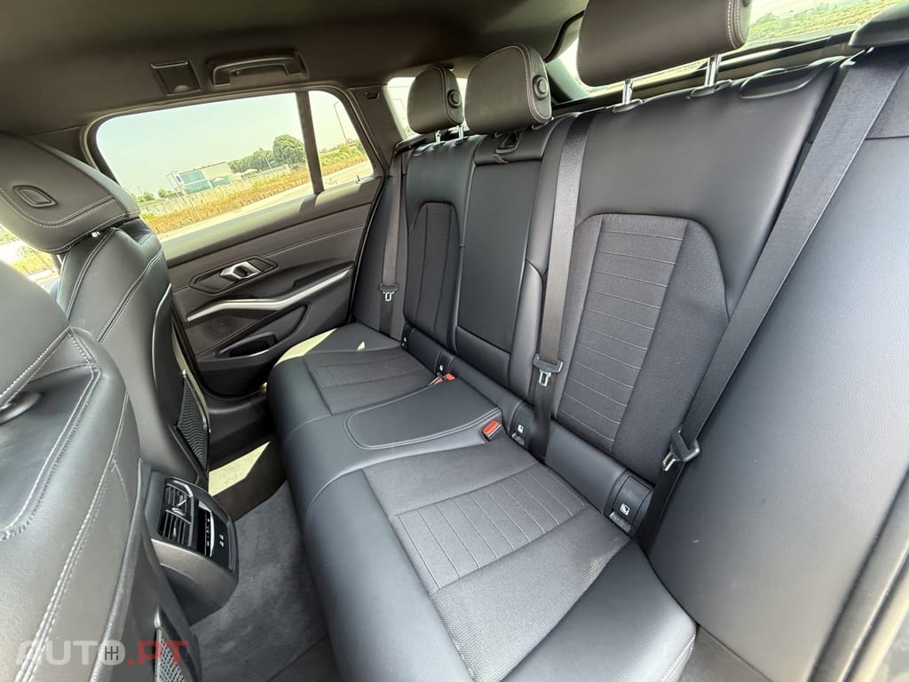 BMW 320 e Touring Line Sport Auto